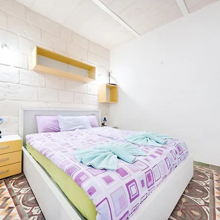 Apartment Cosy 2 Bedroom Maisonette Kalkara