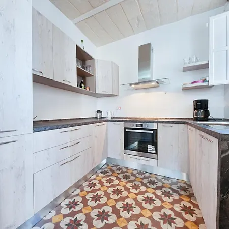 Cosy 2 Bedroom Maisonette * Kalkara